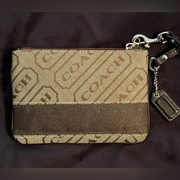 Coach Handbags - NWOT Coach wristlet